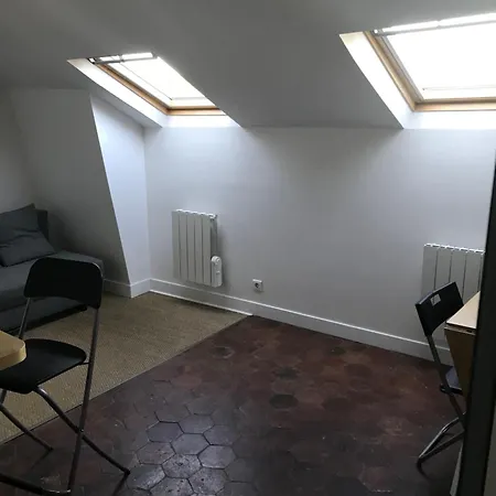 Beau Studio A Notre-dame Apartment