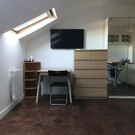 Beau Studio A Notre-dame Apartment *